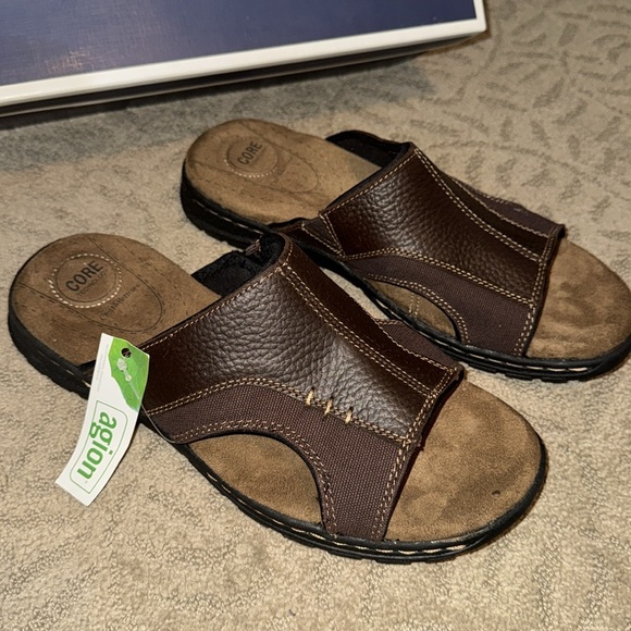 Croft & Barrow Men's Brown Sandals - Picture 3 of 6